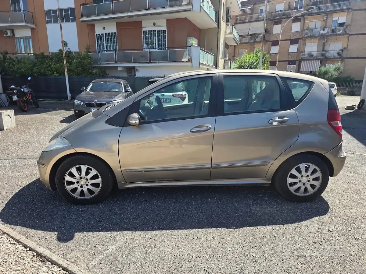 Usata Mercedes A180 Elegance 109 CV (80 kW) 2008 Grigio Berlina