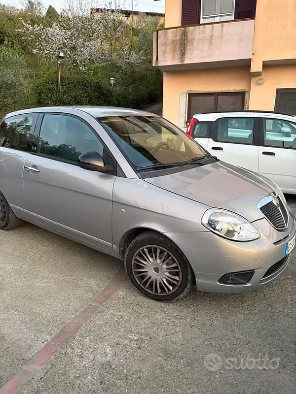 Usata Lancia Ypsilon 2011 Utilitaria