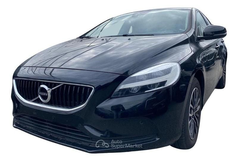 Usata Volvo V40 Momentum 150 CV (110 kW) 2016 Nero Berlina