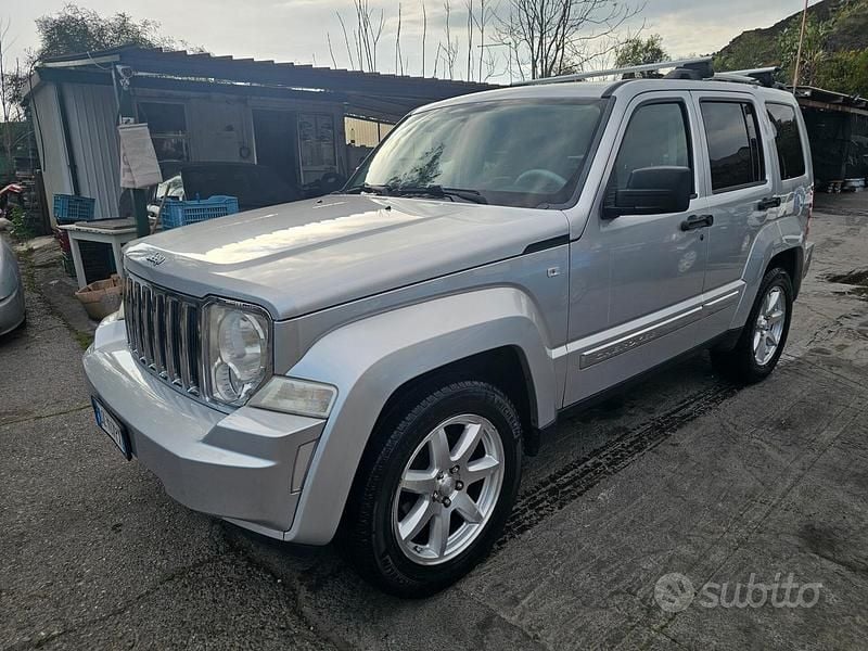 Używany Jeep Cherokee Limited 177 KM (130 kW) 2009 Szary SUV