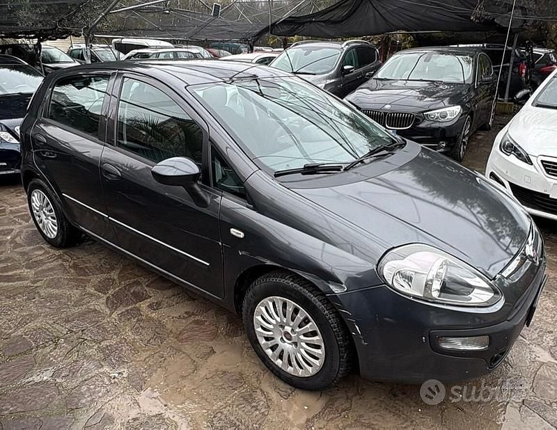 Usata Fiat Punto Evo 77 CV (56 kW) 2012 Grigio Utilitaria