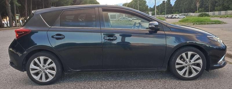 Usata Toyota Auris Lounge 111 CV (81 kW) 2016 Berlina