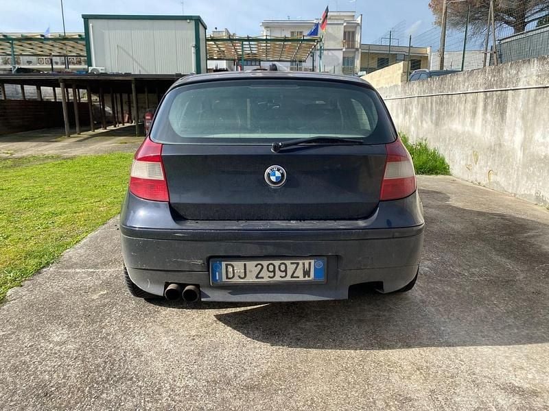 Usata BMW 118 122 CV (89 kW) 2005 Nero Utilitaria