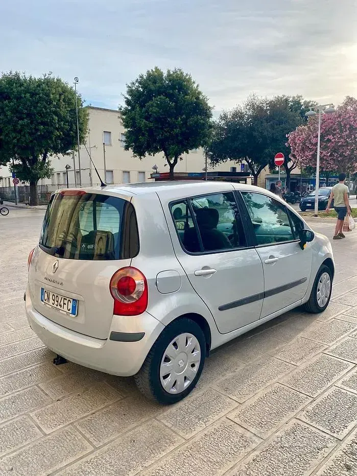 Usata Renault Modus 82 CV (60 kW) 2004 Grigio Monovolume