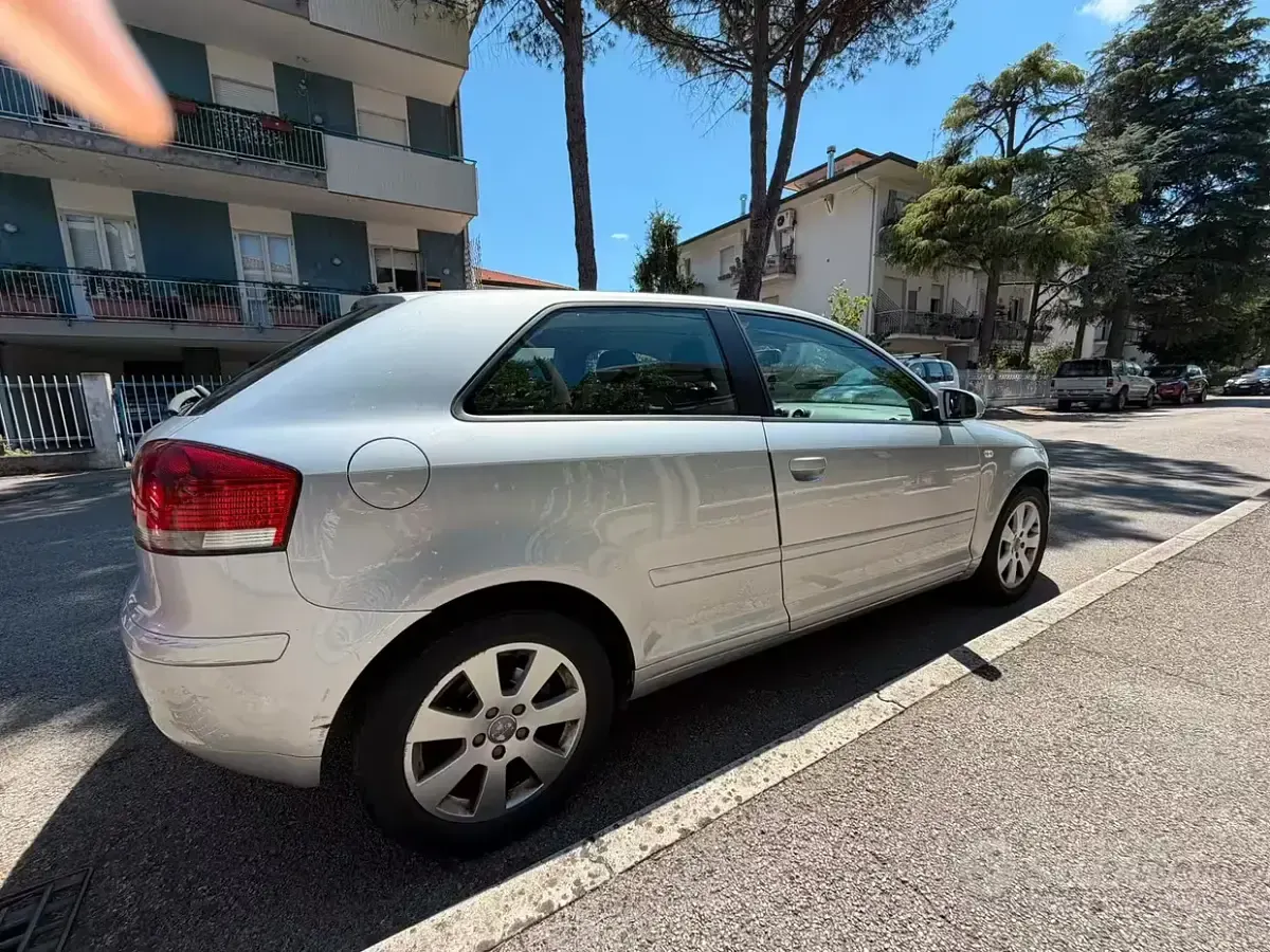 Usata Audi A3 140 CV (102 kW) 2004 Grigio Utilitaria
