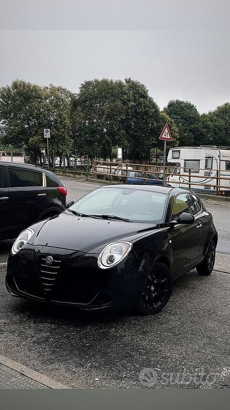 Nero Usata 2010 Alfa Romeo MiTo Due volumi | 3799 € (Buon prezzo) - Immagine 1/4