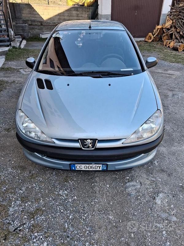 Usata Peugeot 206 90 CV (66 kW) 2003 Utilitaria