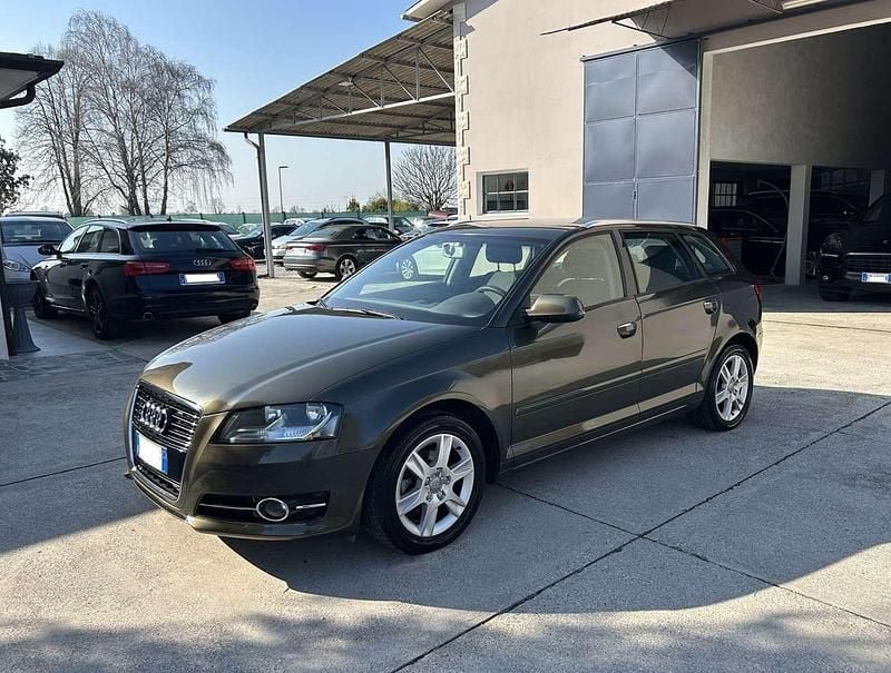 Usata Audi A3 Ambiente 90 CV (66 kW) 2013 Marrone Berlina
