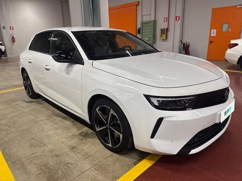 Usata Opel Astra Elegance 181 CV (133 kW) 2024 Bianco Berlina