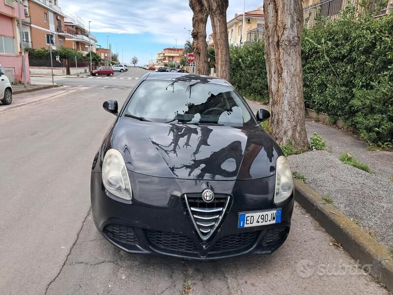 Usata 2010 Alfa Romeo Giulietta Due volumi | 6000 € (Buon prezzo) - Immagine 1/4