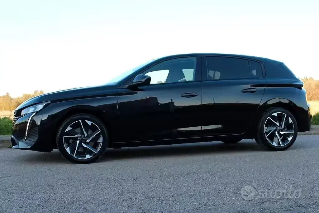 Usata Peugeot 308 131 CV (96 kW) 2022 Nero Berlina