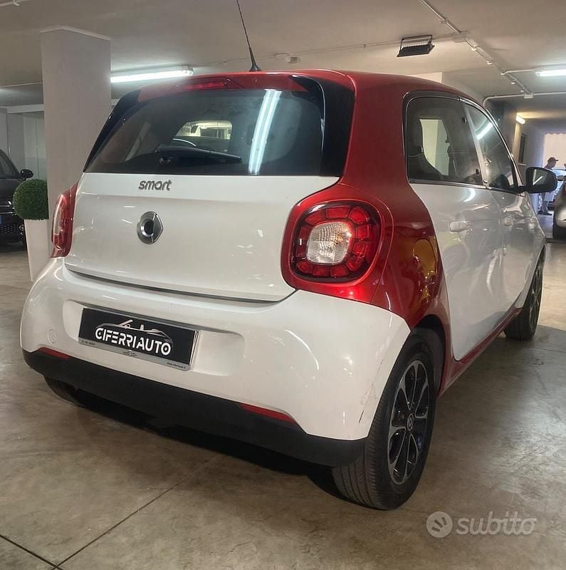 Usata Smart ForFour 89 CV (65 kW) 2017 Bianco Utilitaria