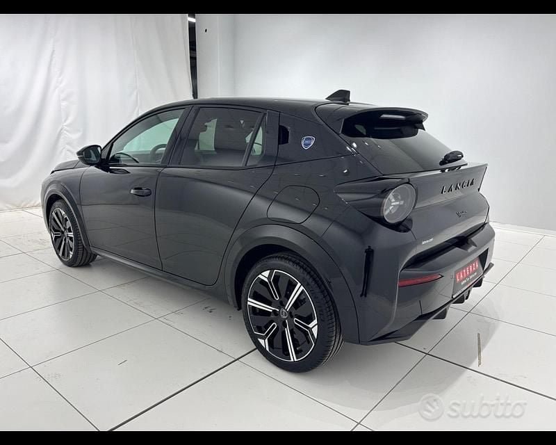 Usata Lancia Ypsilon 110 CV (80 kW) 2025 Nero Utilitaria