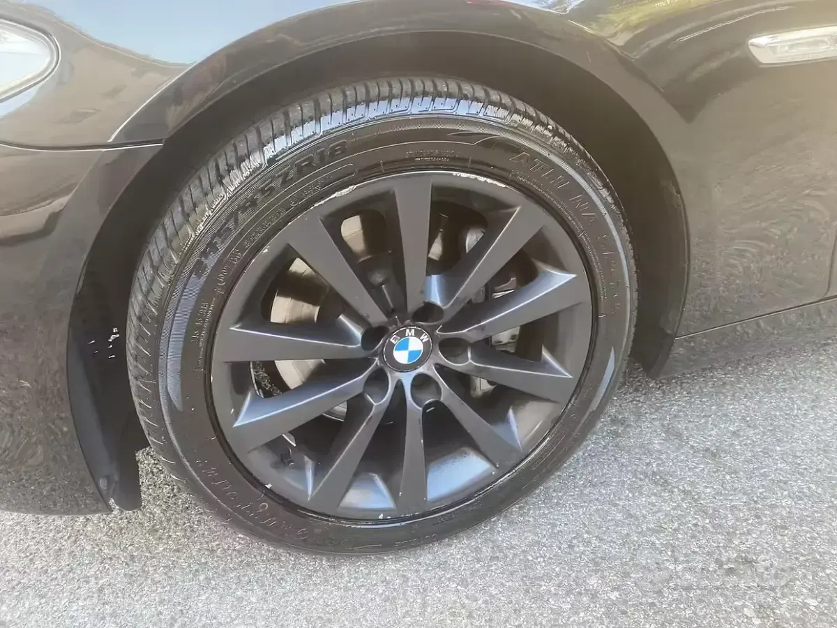 Usata BMW 530 Efficient Dynamics 258 CV (189 kW) 2011 Nero Station wagon