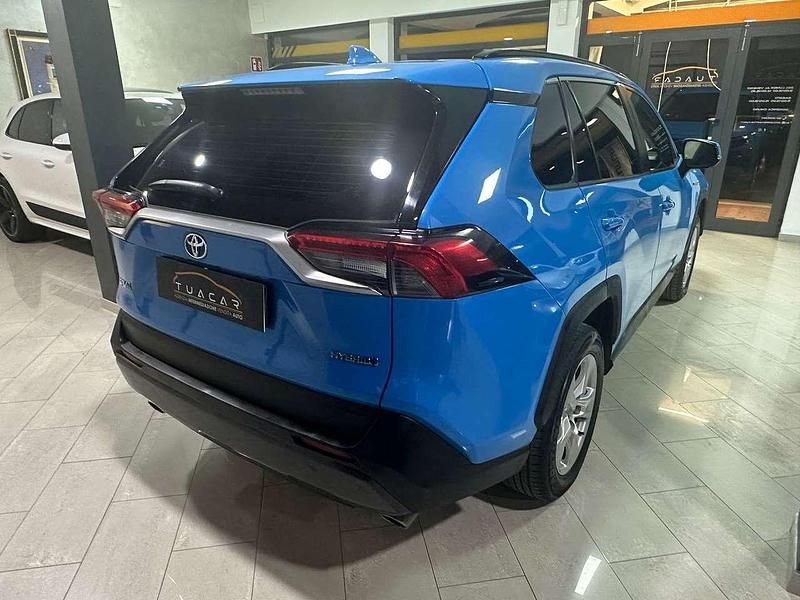 Usata Toyota RAV4 Hybrid Active 218 CV (160 kW) 2020 Blu/azzurro SUV