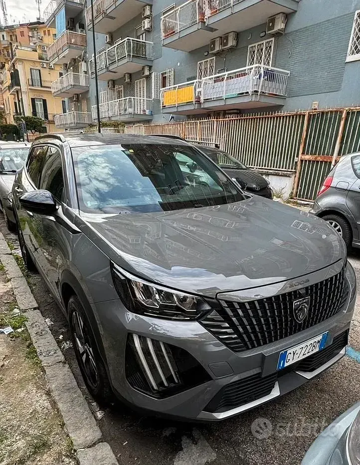 Usata Peugeot 2008 Allure 131 CV (96 kW) 2025 Grigio SUV