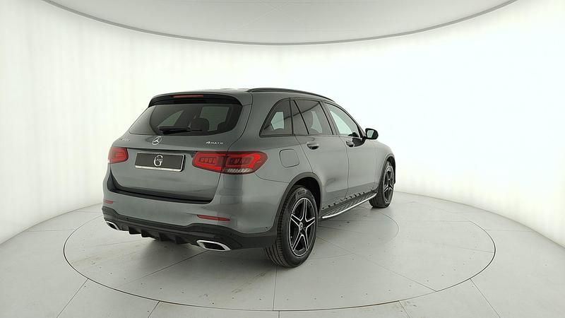 Usata Mercedes GLC300 245 CV (180 kW) 2021 Grigio SUV