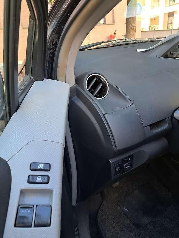 Usata Toyota Yaris Sol 65 CV (47 kW) 2009 Nero Utilitaria