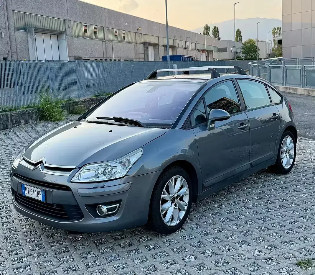 Usata Citroën C4 VTR Sport 90 CV (66 kW) 2009 Grigio Berlina