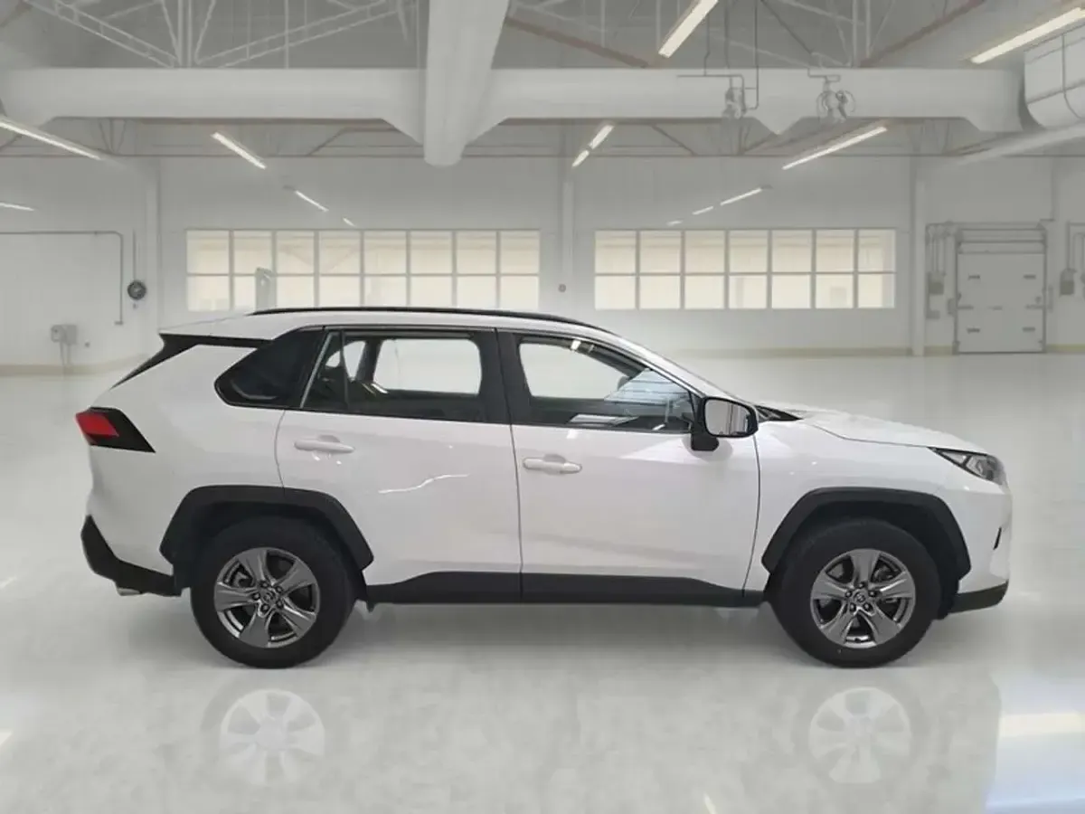 Usata Toyota RAV4 Hybrid Business Edition 178 CV (130 kW) 2022 Bianco SUV