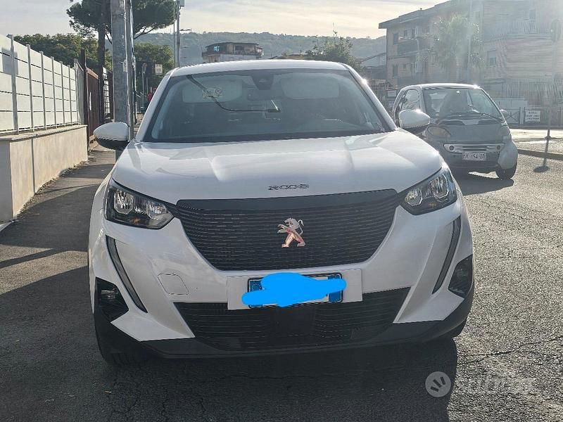 Bianco Usata 2021 Peugeot 2008 SUV | 13.000 € (Ottimo prezzo) - Immagine 1/4