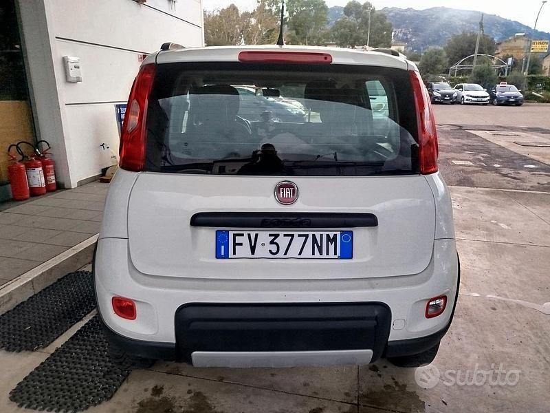 Usata Fiat Panda 4x4 S 85 CV (62 kW) 2019 Bianco Utilitaria
