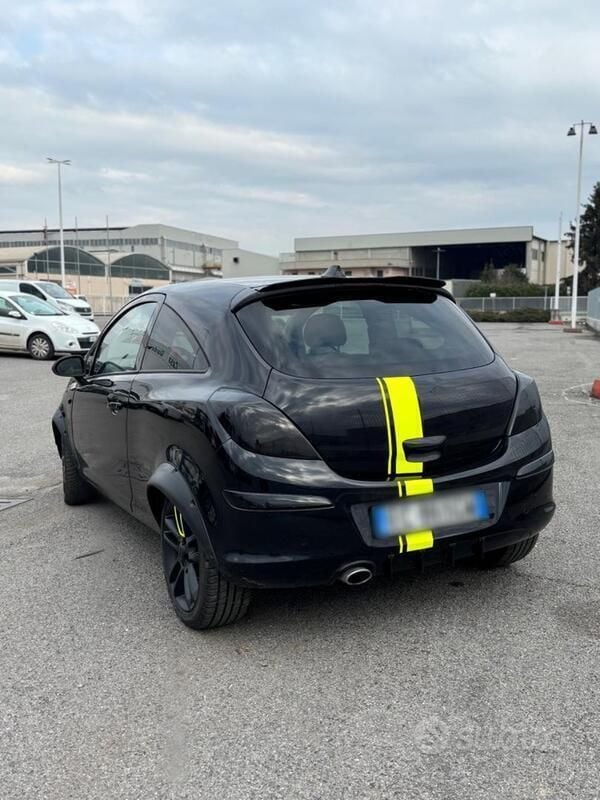 Usata Opel Corsa 85 CV (62 kW) 2010 Utilitaria
