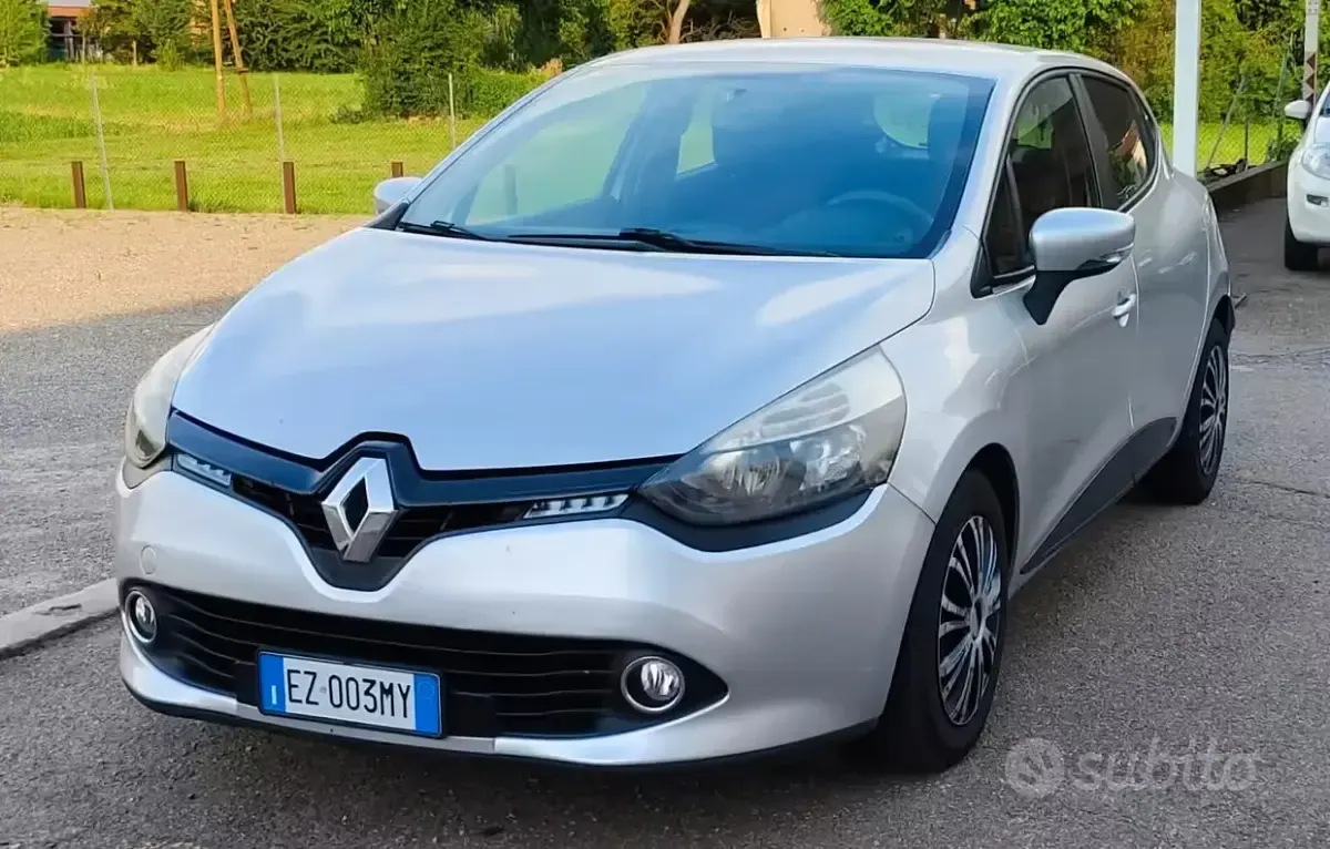 Usata Renault Clio IV 73 CV (53 kW) 2015 Grigio Berlina