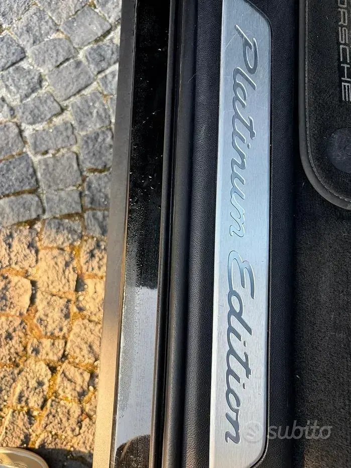 Usata Porsche Cayenne Platinum Edition 340 CV (250 kW) 2023 Nero SUV