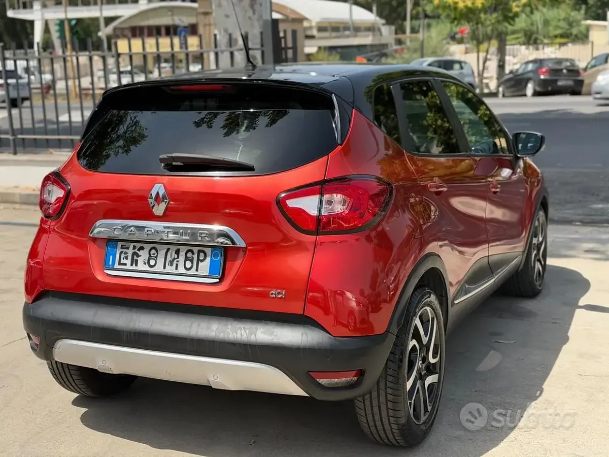 Usata Renault Captur 90 CV (66 kW) 2014 Rosso SUV
