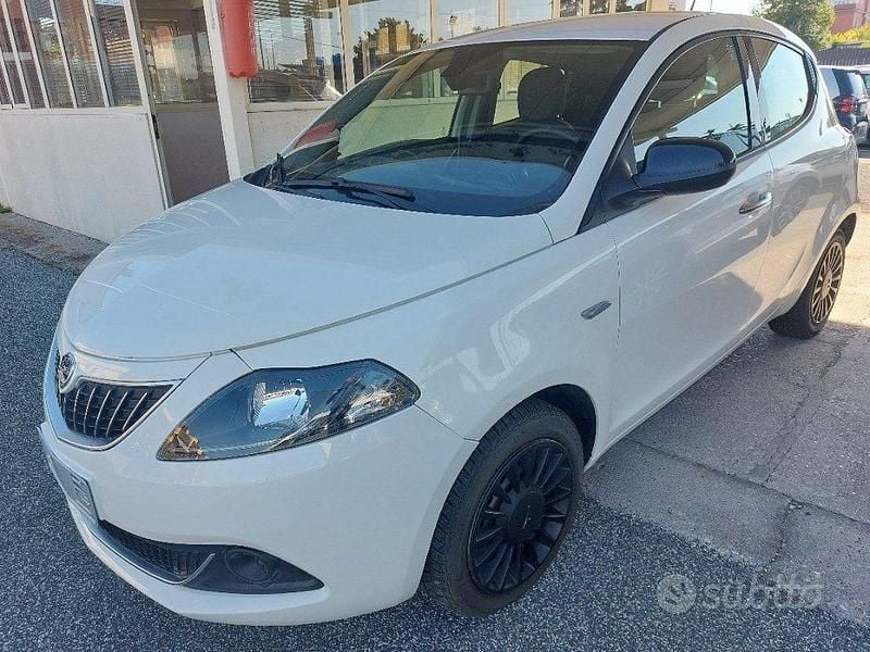Usata Lancia Ypsilon S 69 CV (50 kW) 2022 Bianco Utilitaria