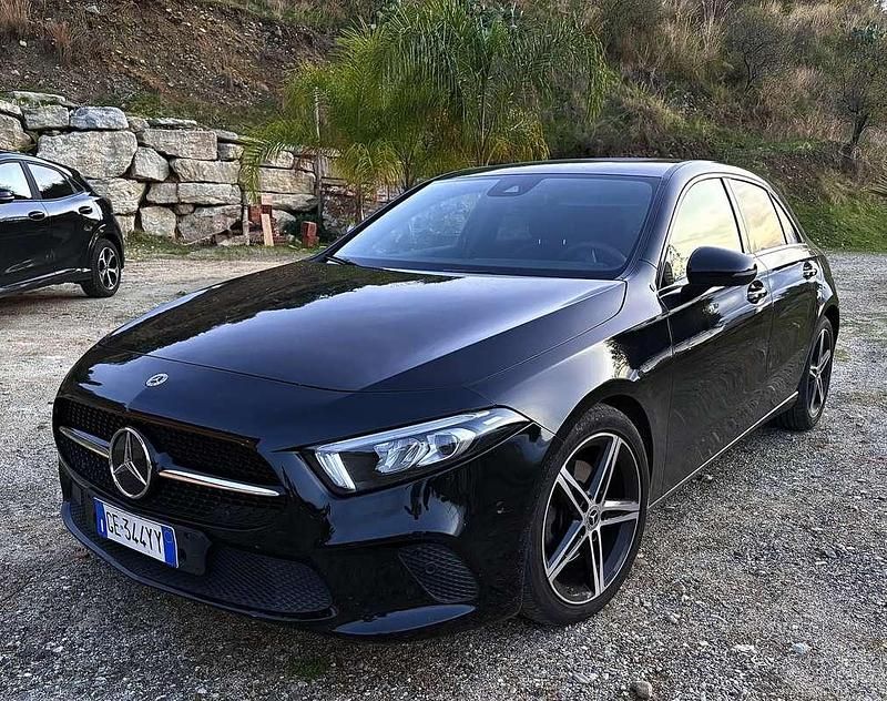 Nero Usata 2021 Mercedes A200 Edition Berlina | 22.000 € (Buon prezzo) - Immagine 1/4