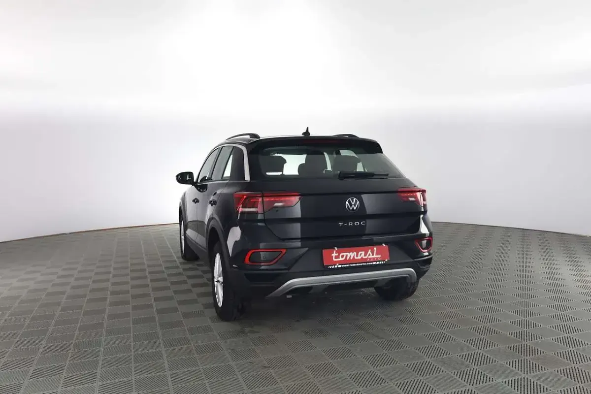 Usata VW T-Roc Life 150 CV (110 kW) 2025 Nero perla SUV