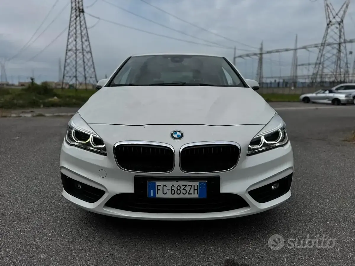 Usata BMW 218 Luxury Line 150 CV (110 kW) 2016 Bianco Station wagon