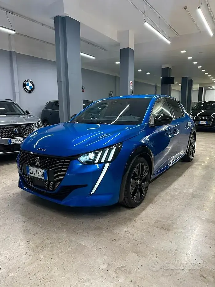 Usata Peugeot 208 GT 131 CV (96 kW) 2022 Bluazzurro Utilitaria
