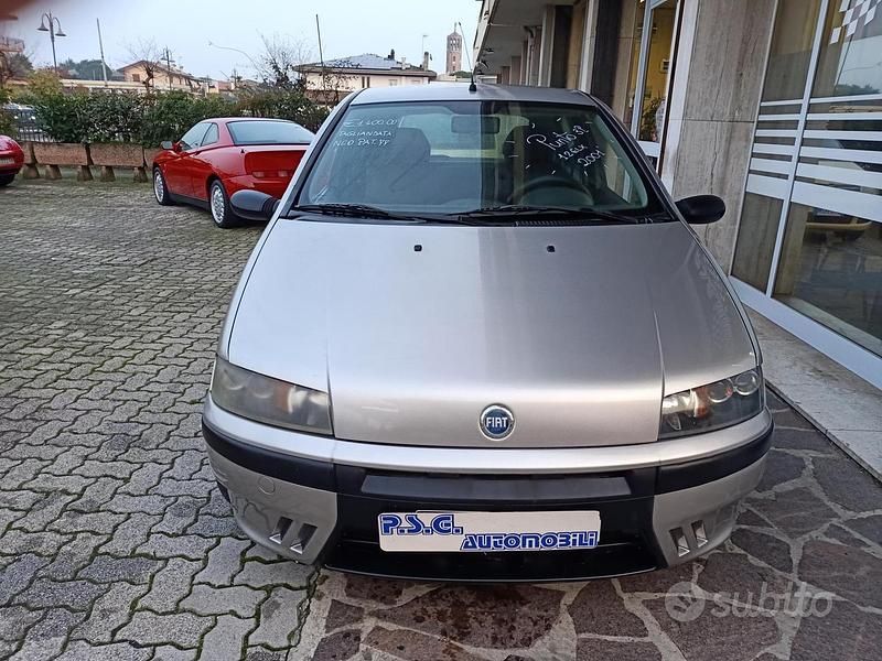 Usata Fiat Punto 80 CV (58 kW) 2001 Nero Utilitaria