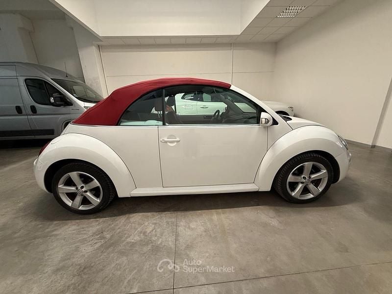 Usata VW New Beetle Cabriolet Edition 105 CV (77 kW) 2008 Bianco Cabrio