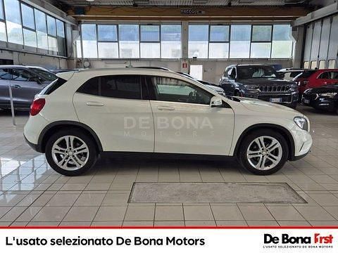Usado Mercedes GLA200 Executive 136 CV (100 kW) 2016 Blanco SUV