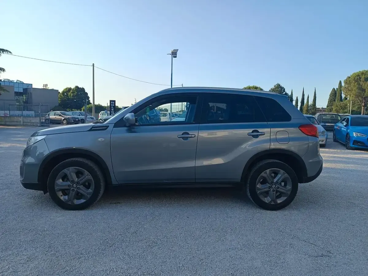 Usata Suzuki Vitara 120 CV (88 kW) 2017 Grigio SUV