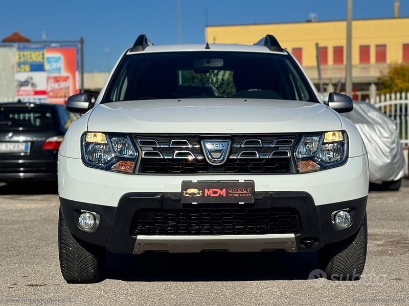Usata Dacia Duster Lauréate 110 CV (80 kW) 2015 Bianco Berlina