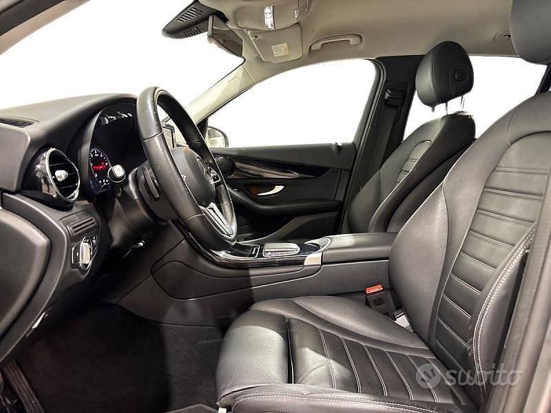 Usata Mercedes GLC200 Business 163 CV (119 kW) 2021 Grigio SUV