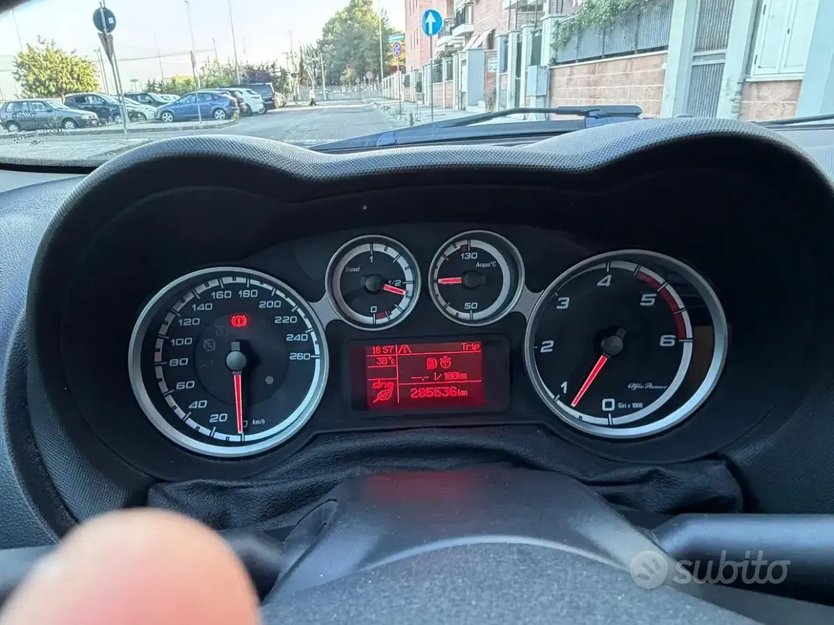 Usata Alfa Romeo MiTo 85 CV (62 kW) 2014 Nero Utilitaria