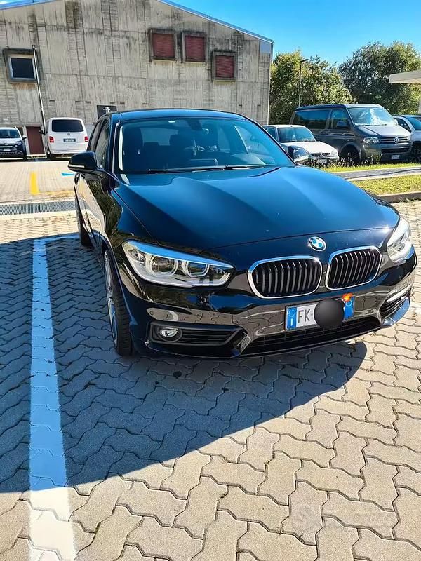 Usata BMW 118 Advantage 150 CV (110 kW) 2016 Nero Utilitaria