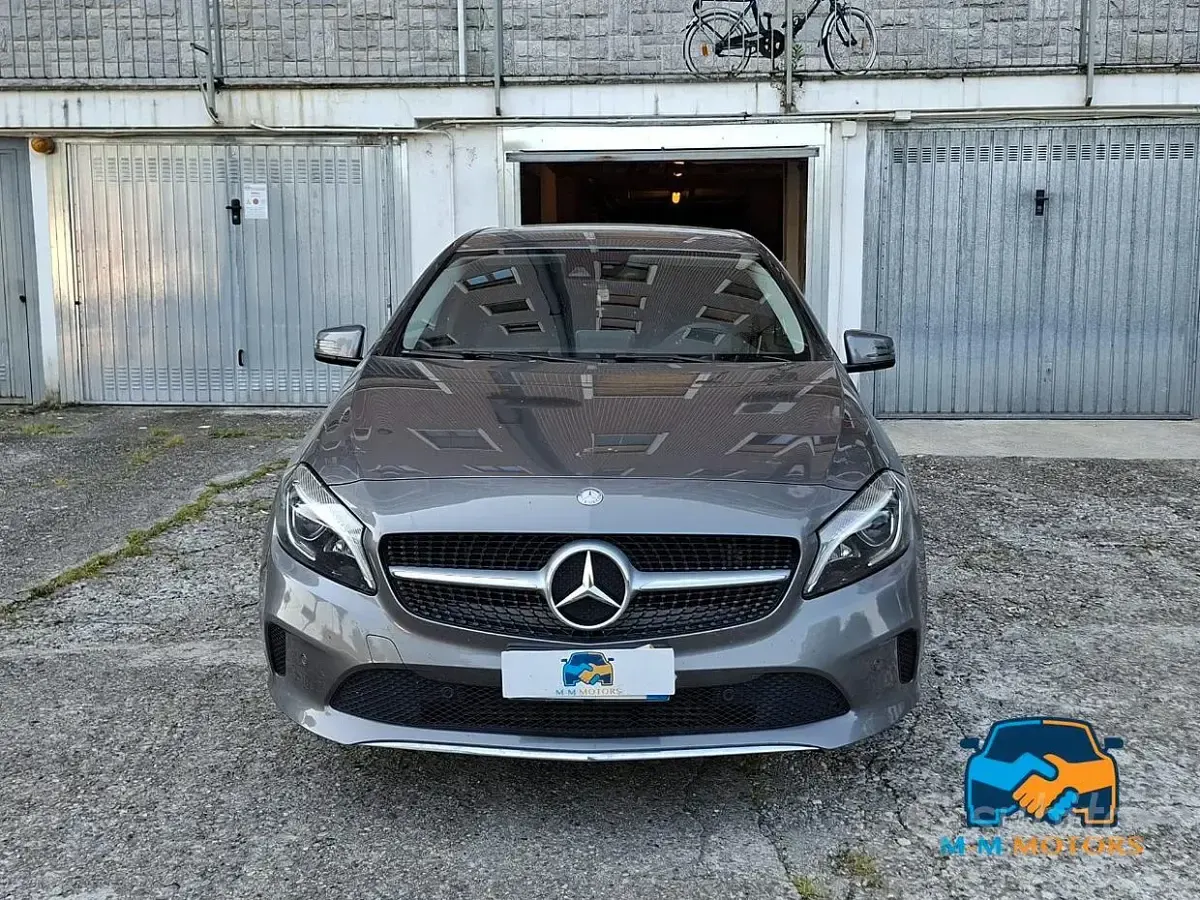 Usata Mercedes A200 136 CV (100 kW) 2017 Grigio Berlina