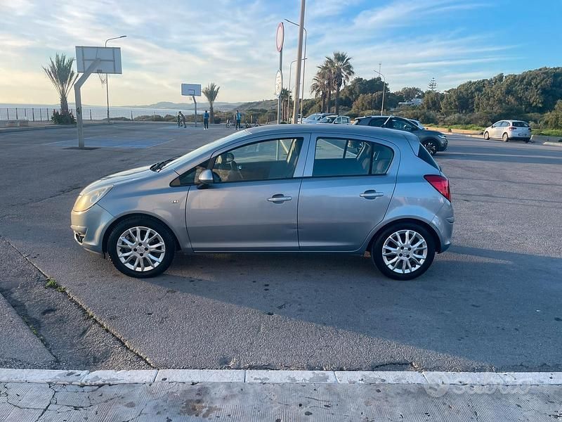 Usata Opel Combo 75 CV (55 kW) 2009 Grigio Utilitaria