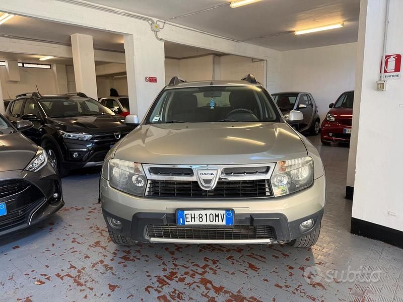 Usata Dacia Duster Lauréate 110 CV (80 kW) 2011 Grigio SUV