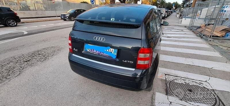 Usata Audi A2 75 CV (55 kW) 2004 Nero Utilitaria