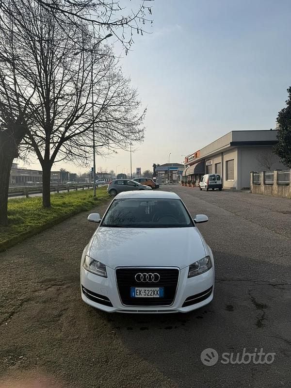 Usata Audi A3 Ambition 105 CV (77 kW) 2011 Bianco Utilitaria