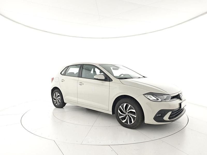 Usata VW Polo Life 95 CV (69 kW) 2023 Beige Utilitaria
