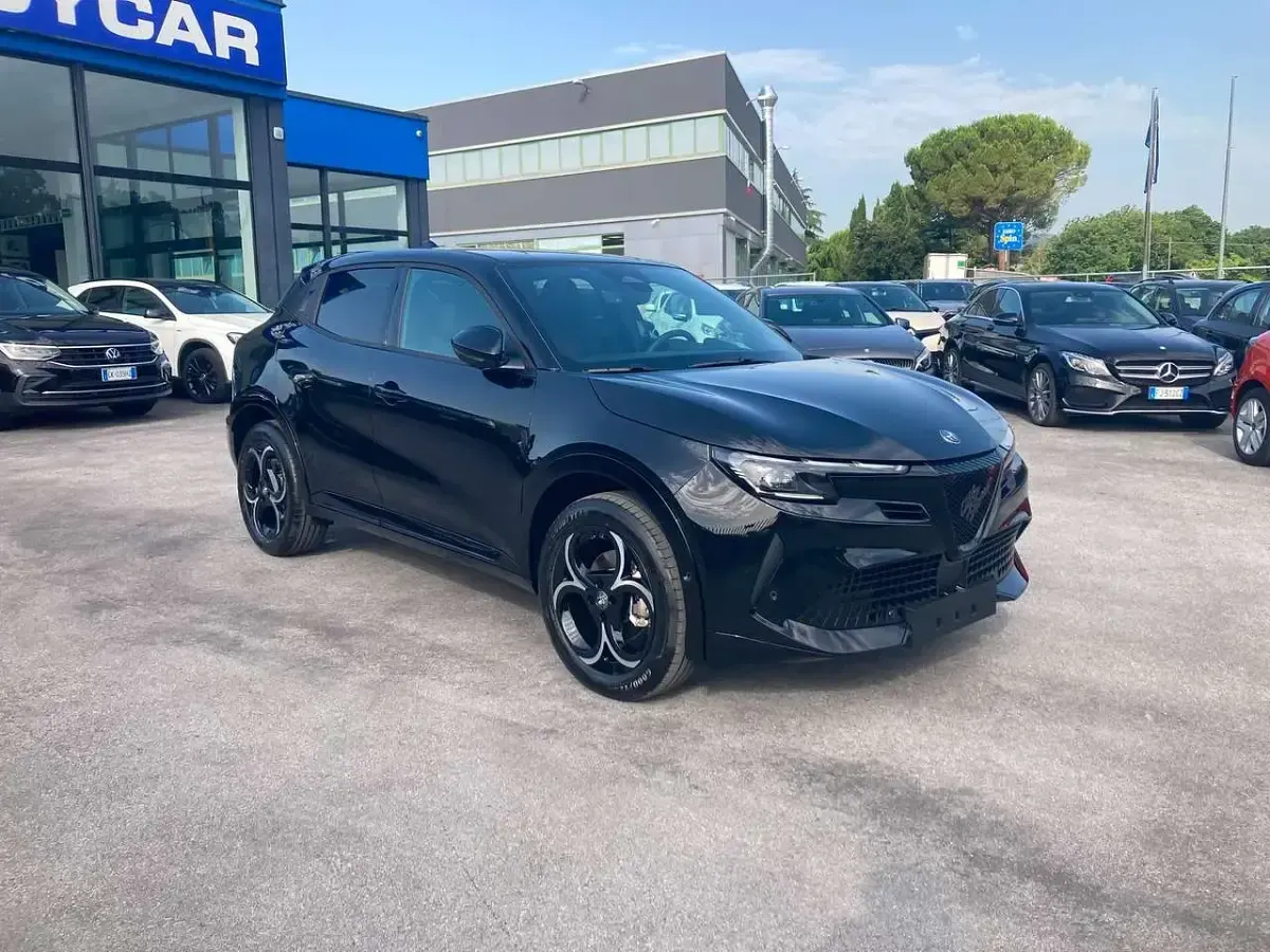 Nuova Alfa Romeo GT Junior Ti 145 CV (106 kW) 2026 Nero SUV
